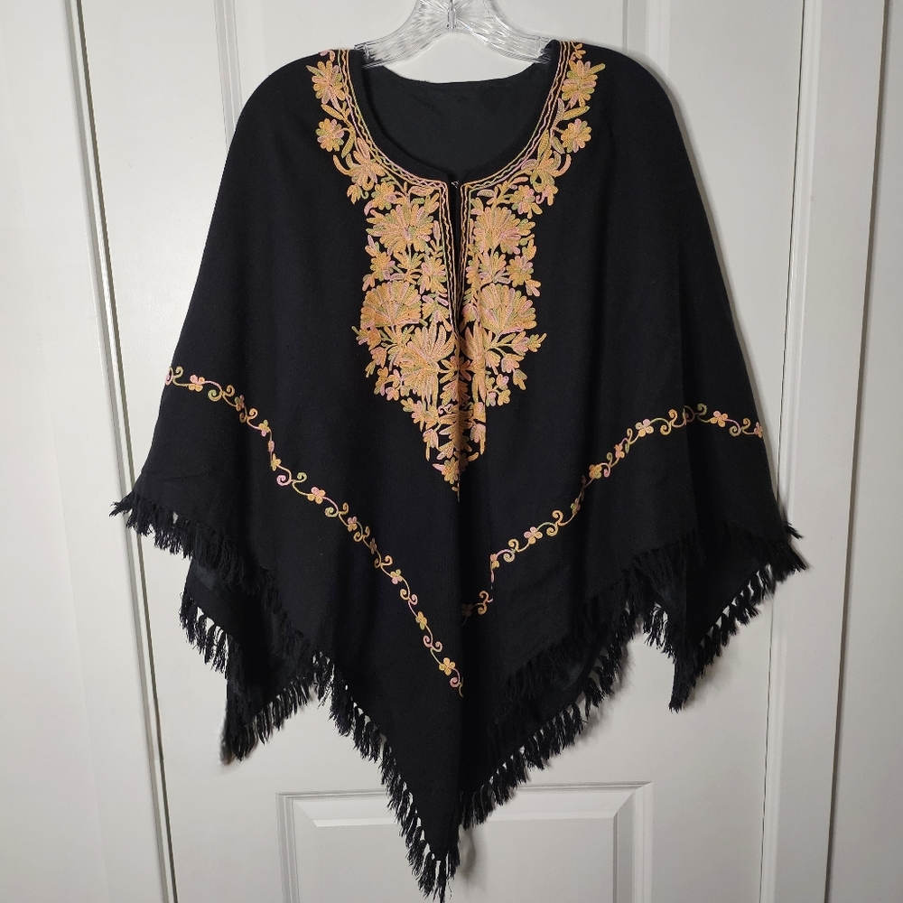 Embroidered Poncho Black Boho Fringe Hem Oversized Festival Top Bohemian Artsy - Picture 6 of 14